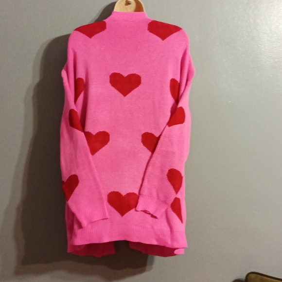 SHEIN Plus heart pattern pink with red ♥️ heart pattern cardigan duster. - Picture 12 of 17